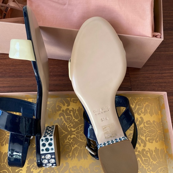 Authentic Miu Miu Patent Leather shoes Navy Cream size 37.5 - Picture 4 of 13